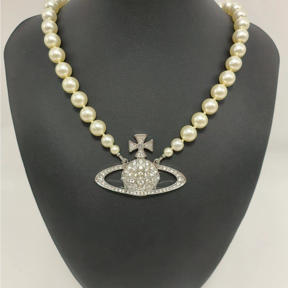 Vivienne Westwood Pearl Necklace with Silver Saturn Pendant - Picture 2 of 6